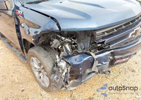 2019 Chevrolet Silverado 1500 Rst z USA, uszkodzony, nr VIN 1GCUYEED3KZ421034